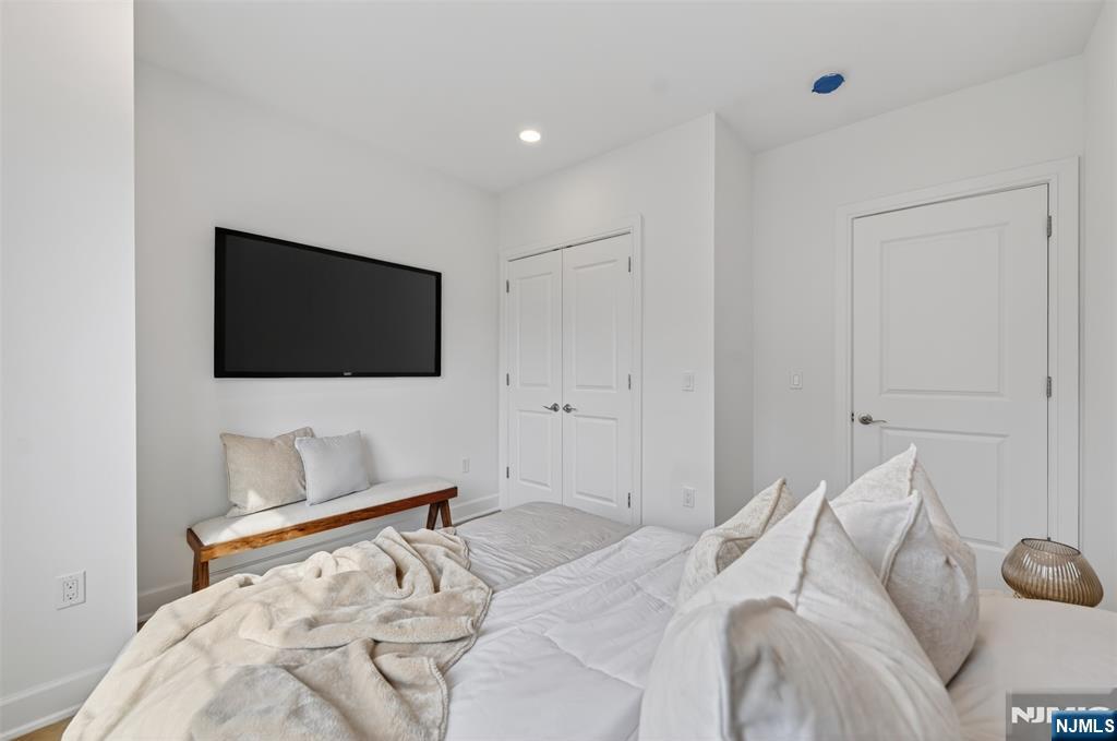 22 Gabriel Court, Unit 22 Paramus, NJ 07652 - Photo 26 of 38
