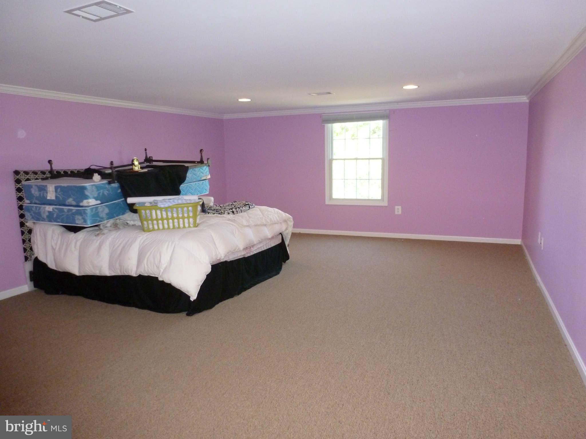 8095 Ventnor Road Pasadena, MD 21122 - Photo 23 of 30 Huge Room Above Garage