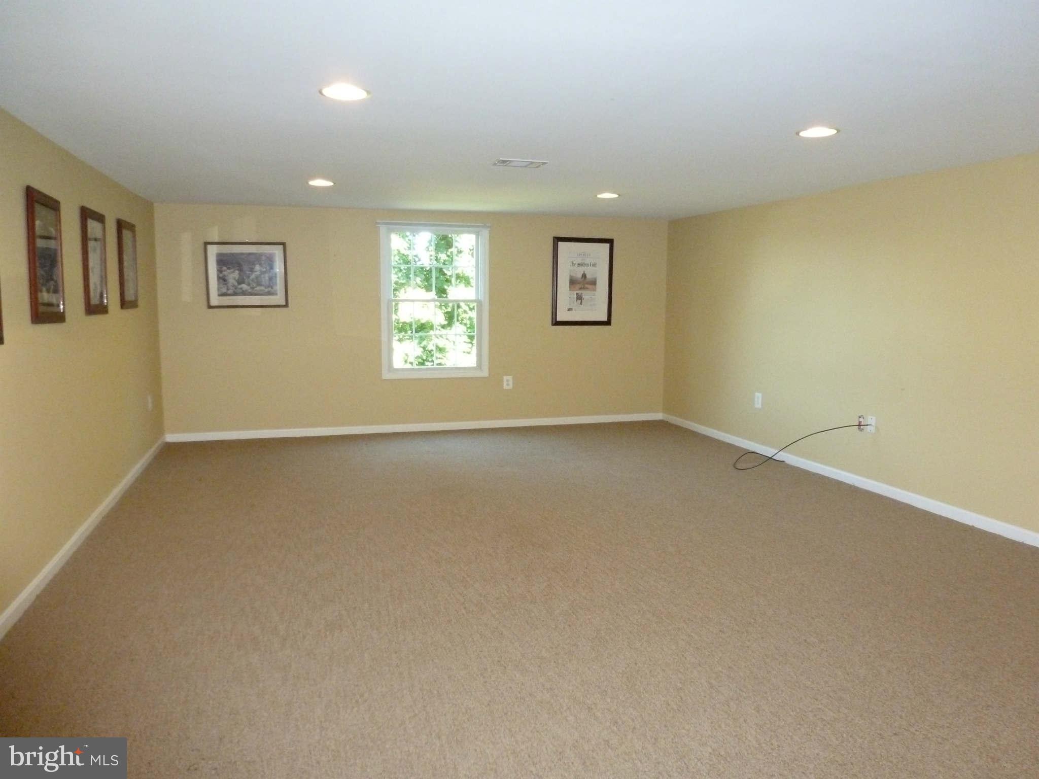 8095 Ventnor Road Pasadena, MD 21122 - Photo 24 of 30 Second huge room above garage