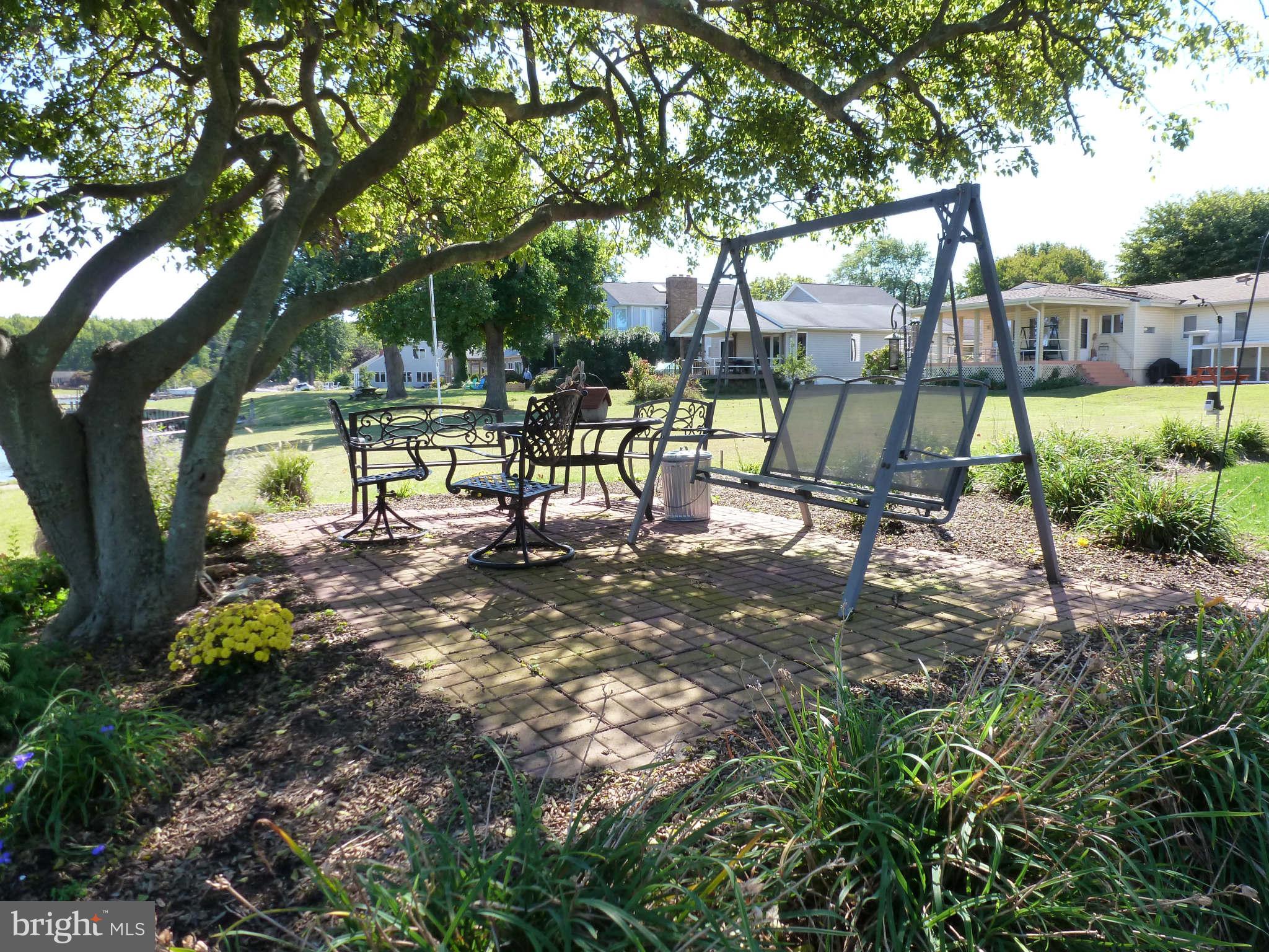 8095 Ventnor Road Pasadena, MD 21122 - Photo 27 of 30 Waterside picnic area