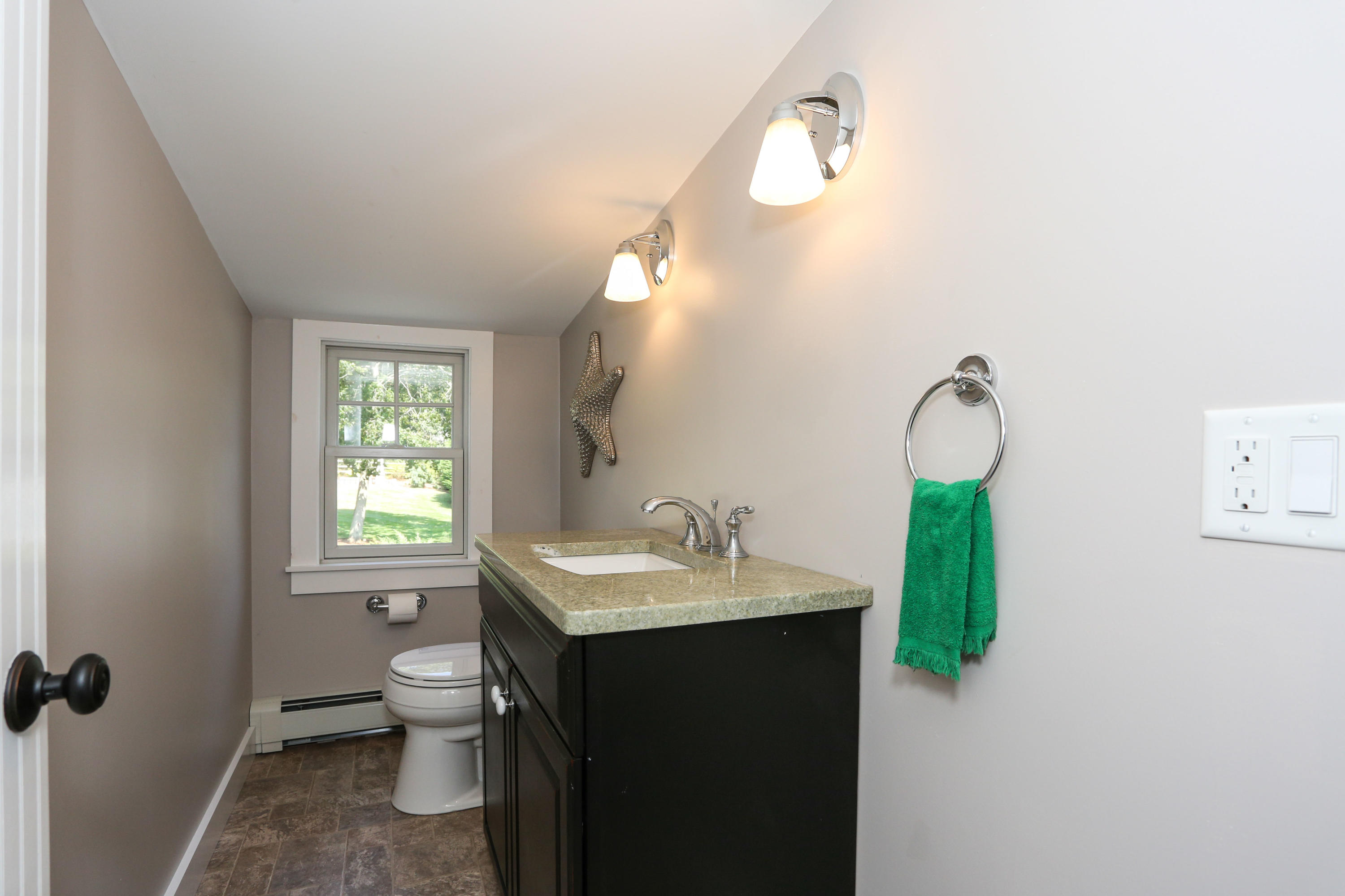 240 Pleasant Bay Road Harwich, MA 02645 - Photo 21 of 35 240PleLR-21
