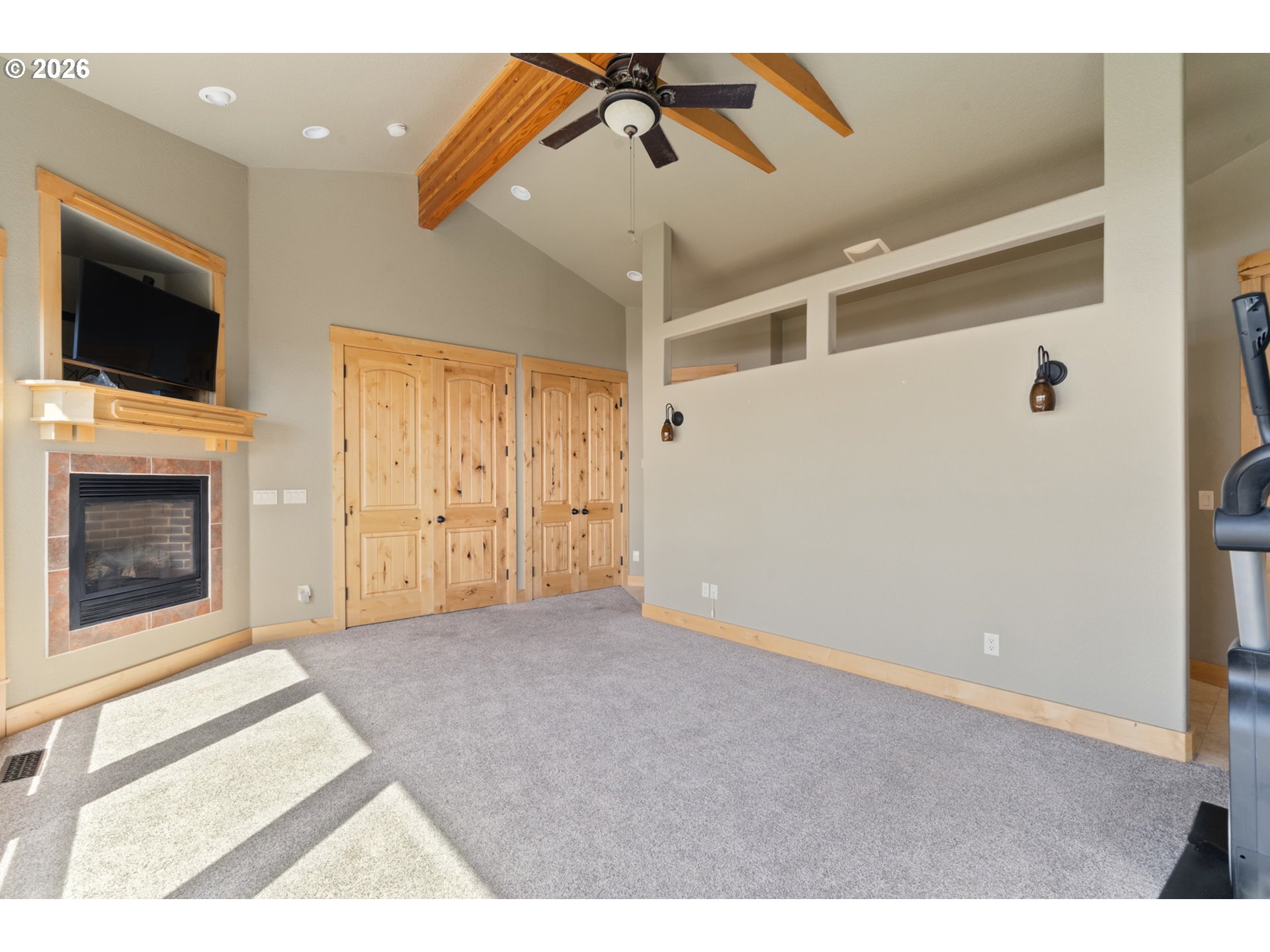 367 South Longview Loop Rockaway Beach, OR 97136 - Photo 28 of 48 a view of a livingroom with an empty space