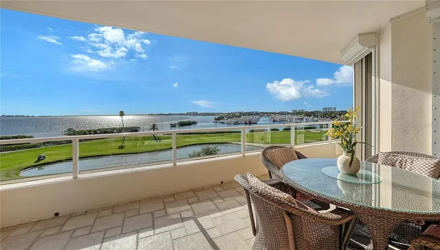 $1,595,000 | 3010 Grand Bay Boulevard, Unit 434, Longboat Key, FL 34228