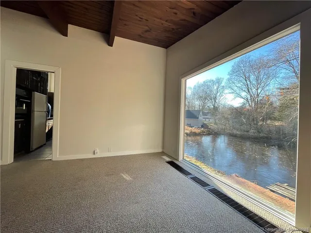 $3,950 | 860 Oakwood Road, Orange, CT 06477