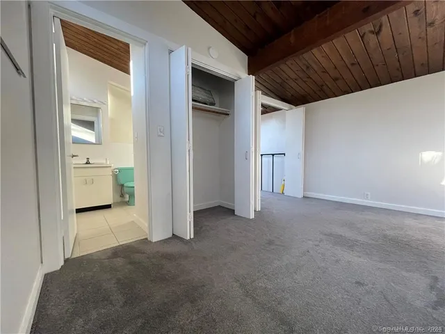 $3,950 | 860 Oakwood Road, Orange, CT 06477