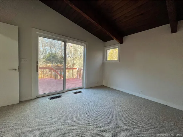 $3,950 | 860 Oakwood Road, Orange, CT 06477