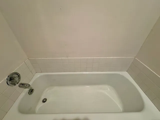 $3,950 | 860 Oakwood Road, Orange, CT 06477