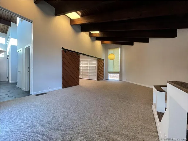 $3,950 | 860 Oakwood Road, Orange, CT 06477