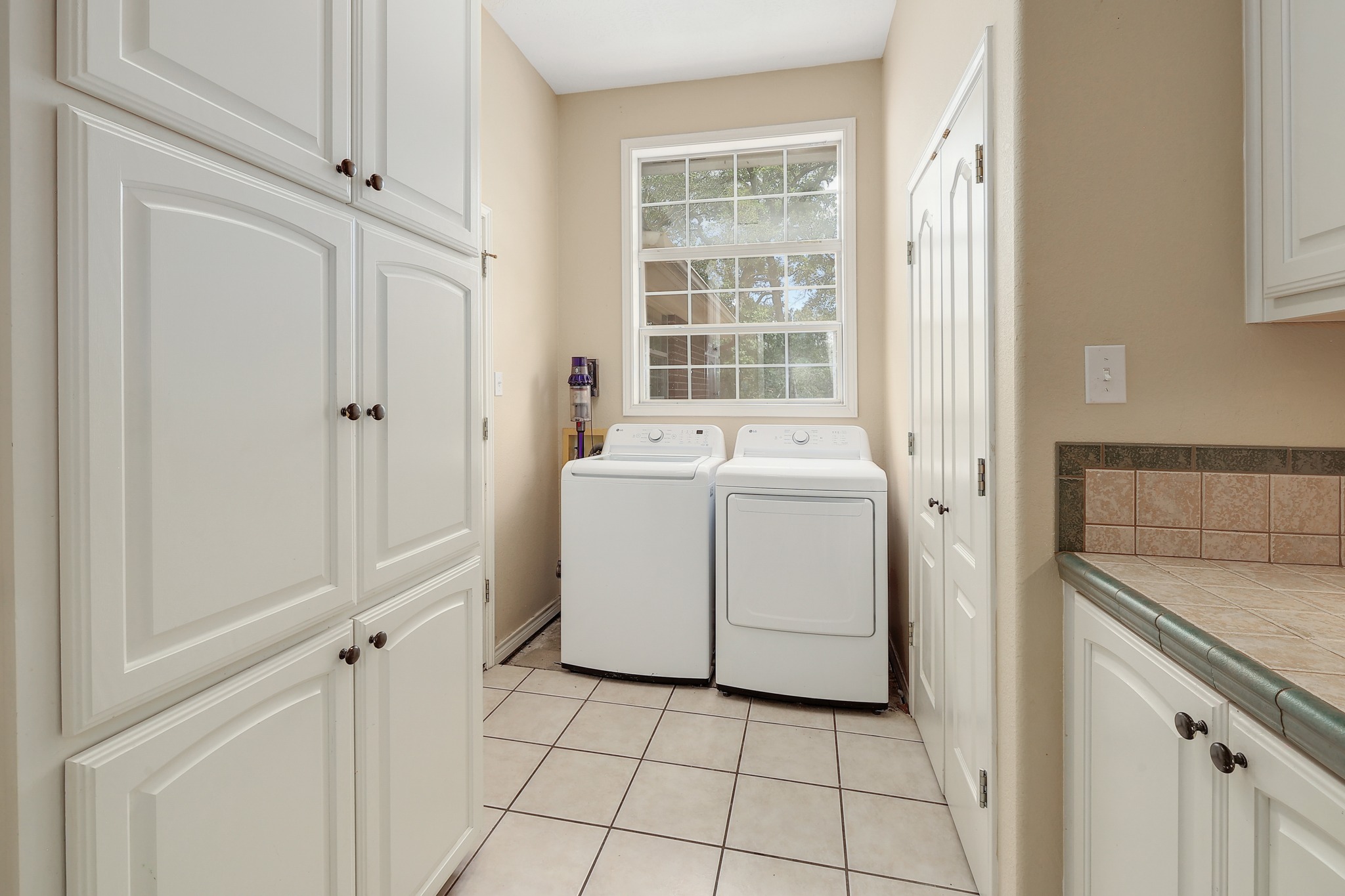 286 Arbors Circle Elgin, TX 78621 - Photo 29 of 40