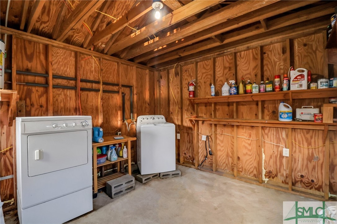 910 Mims Street Savannah, GA 31410 - Photo 16 of 36 Laundry Room