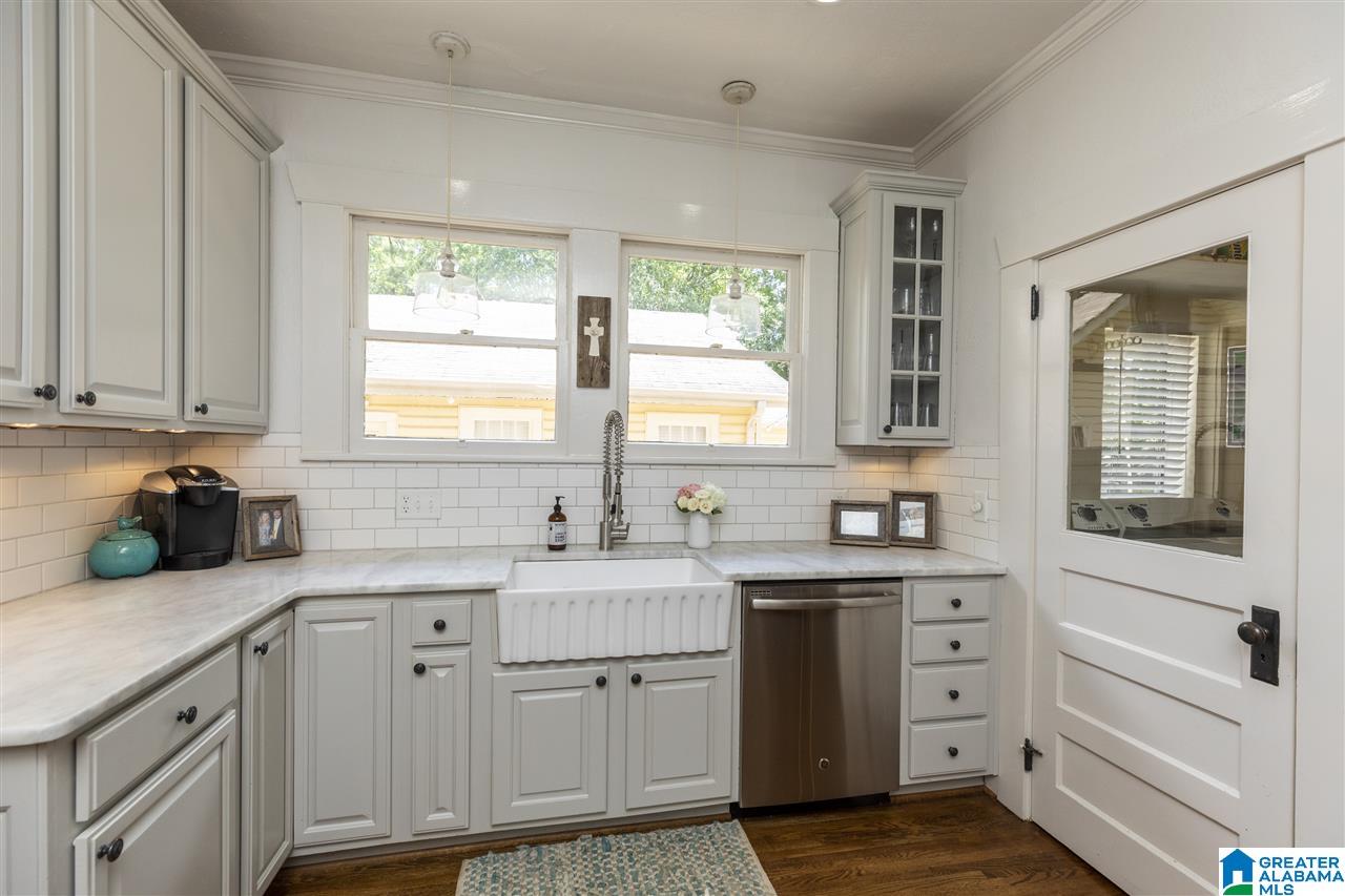 1005 Irving Road Birmingham, AL 35209 - Photo 13 of 44