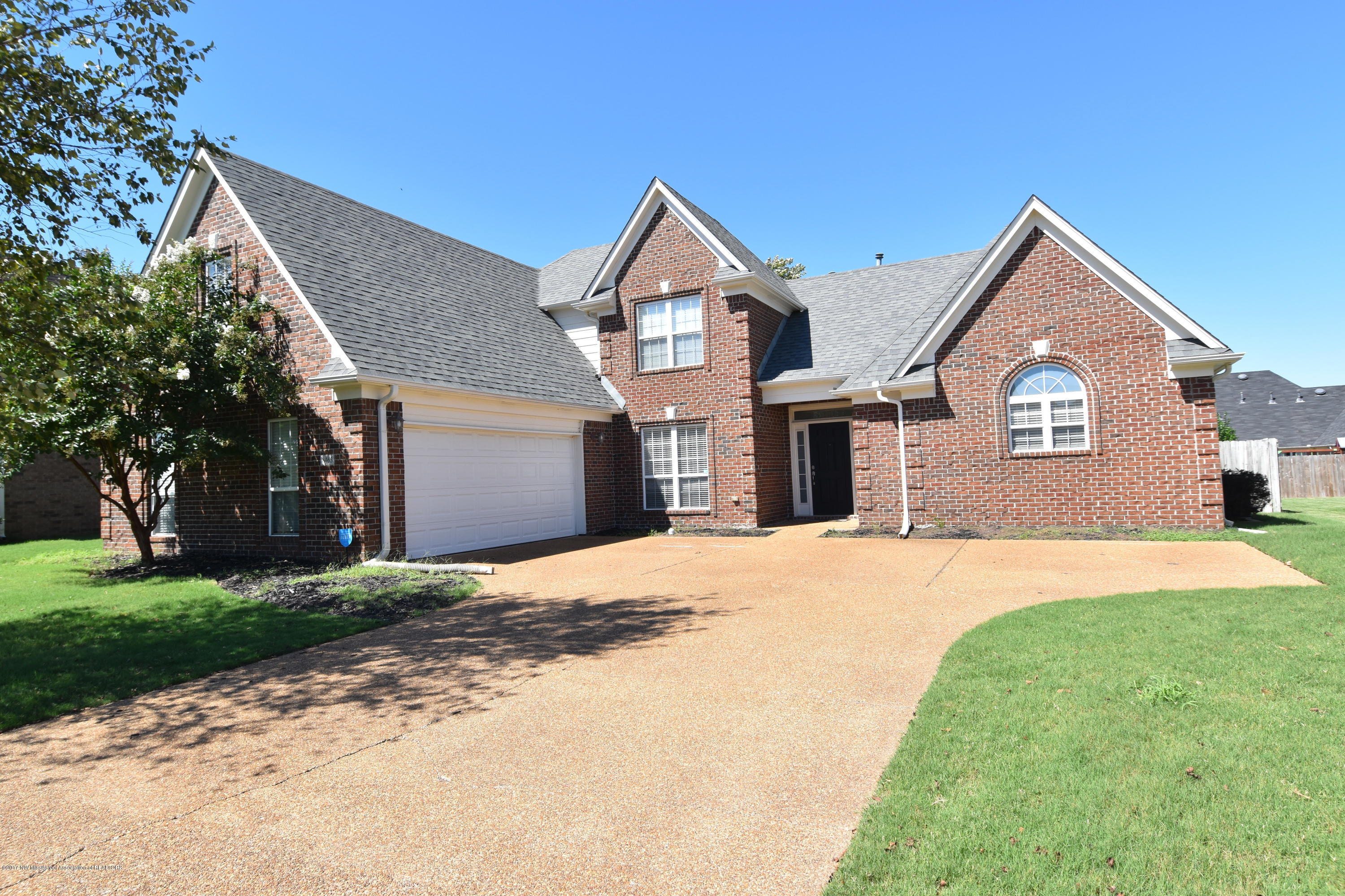 8463 Cross Over Road Southaven, MS 38672 - Photo 1 of 19 8463 Cross Over Rd