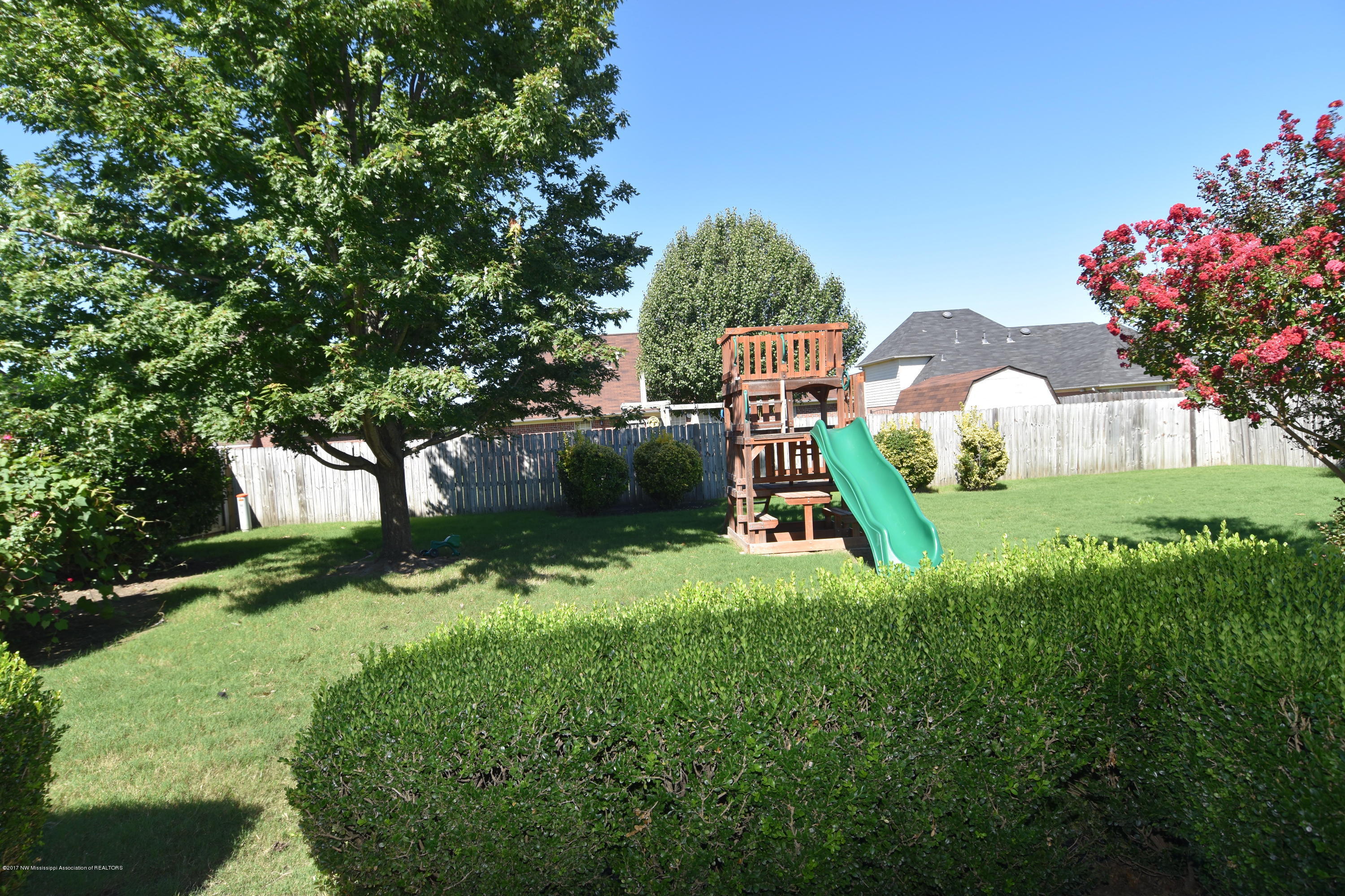 8463 Cross Over Road Southaven, MS 38672 - Photo 17 of 19 Backyard