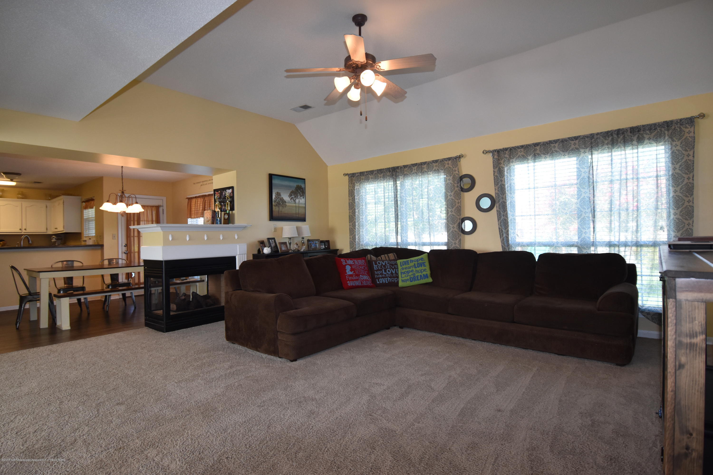 8463 Cross Over Road Southaven, MS 38672 - Photo 4 of 19 Great Rm