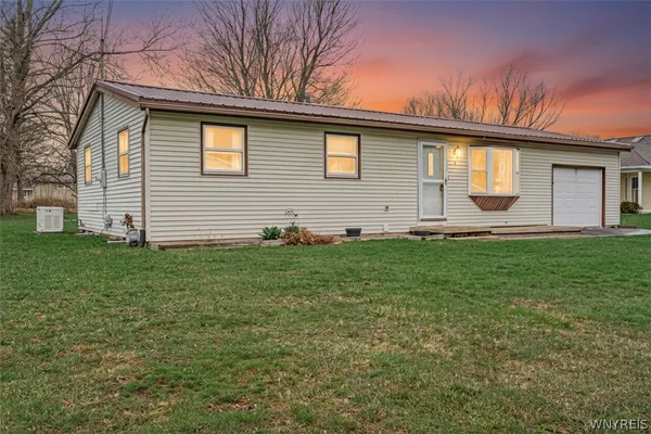 $195,200 | 9 Manor Lane, Royalton, NY 14105