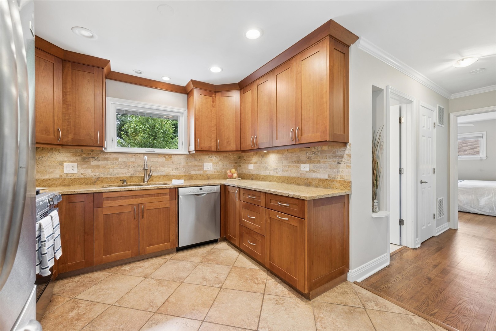 212 North Jackson Road Clarendon Hills, IL 60514 - Photo 4 of 17