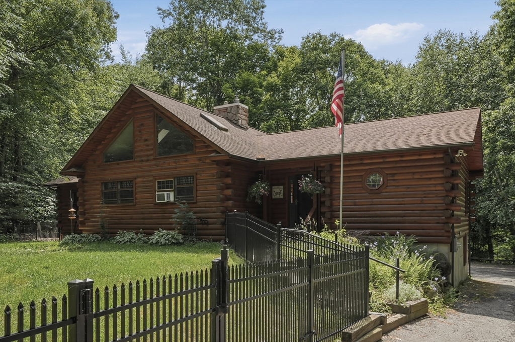 23 Lyman Barnes Road Brimfield, MA 01010 - Photo 2 of 31