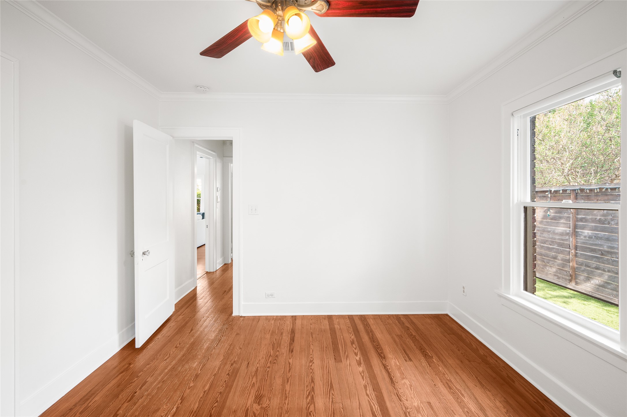 768 East 16th Street Houston, TX 77008 - Photo 33 of 49