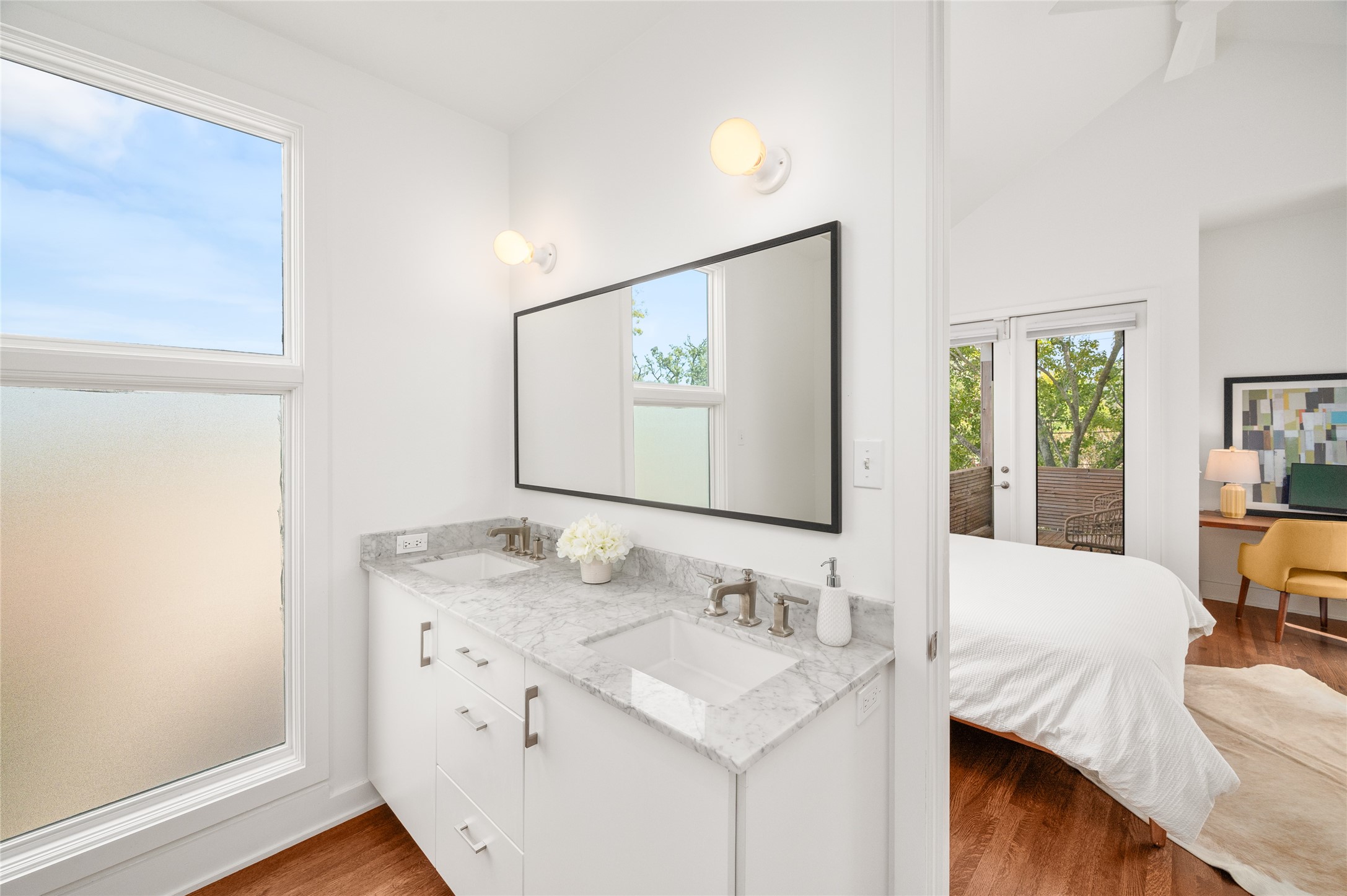 768 East 16th Street Houston, TX 77008 - Photo 41 of 49 Dual sinks and generous storage.