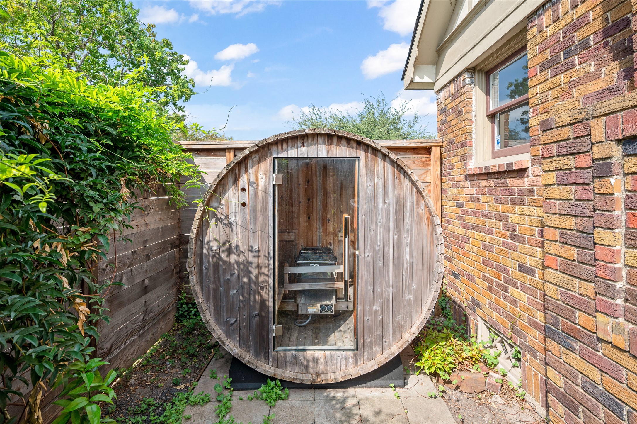 768 East 16th Street Houston, TX 77008 - Photo 45 of 49 A sauna! A retreat right in your backyard.