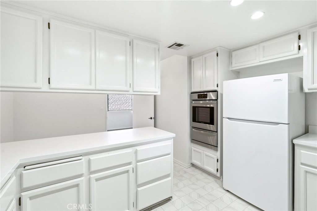 7625 Reseda Boulevard, Unit 202 Reseda, CA 91335 - Photo 6 of 42