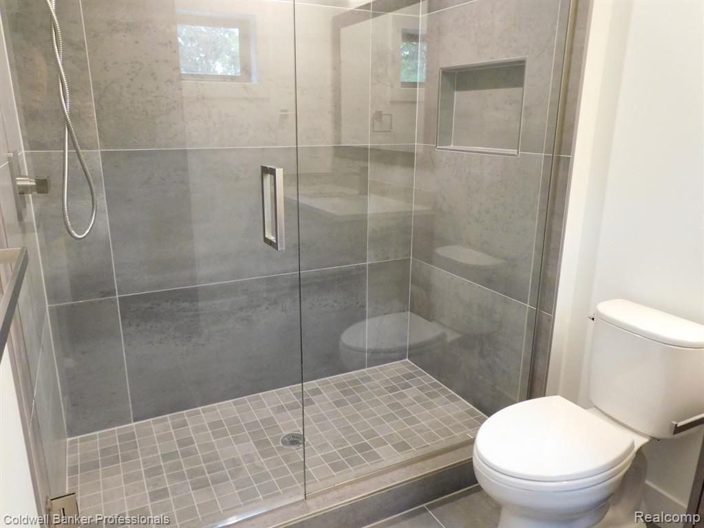 2324 Yorkshire Road Birmingham, MI 48009 - Photo 33 of 69