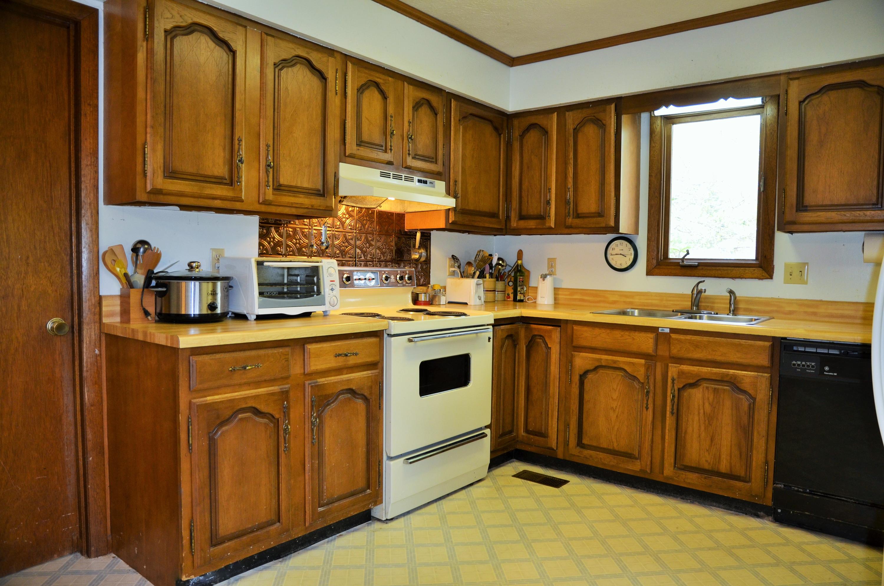 8112 Bells Campground Road Powell, TN 37849 - Photo 12 of 16 Kitchen2
