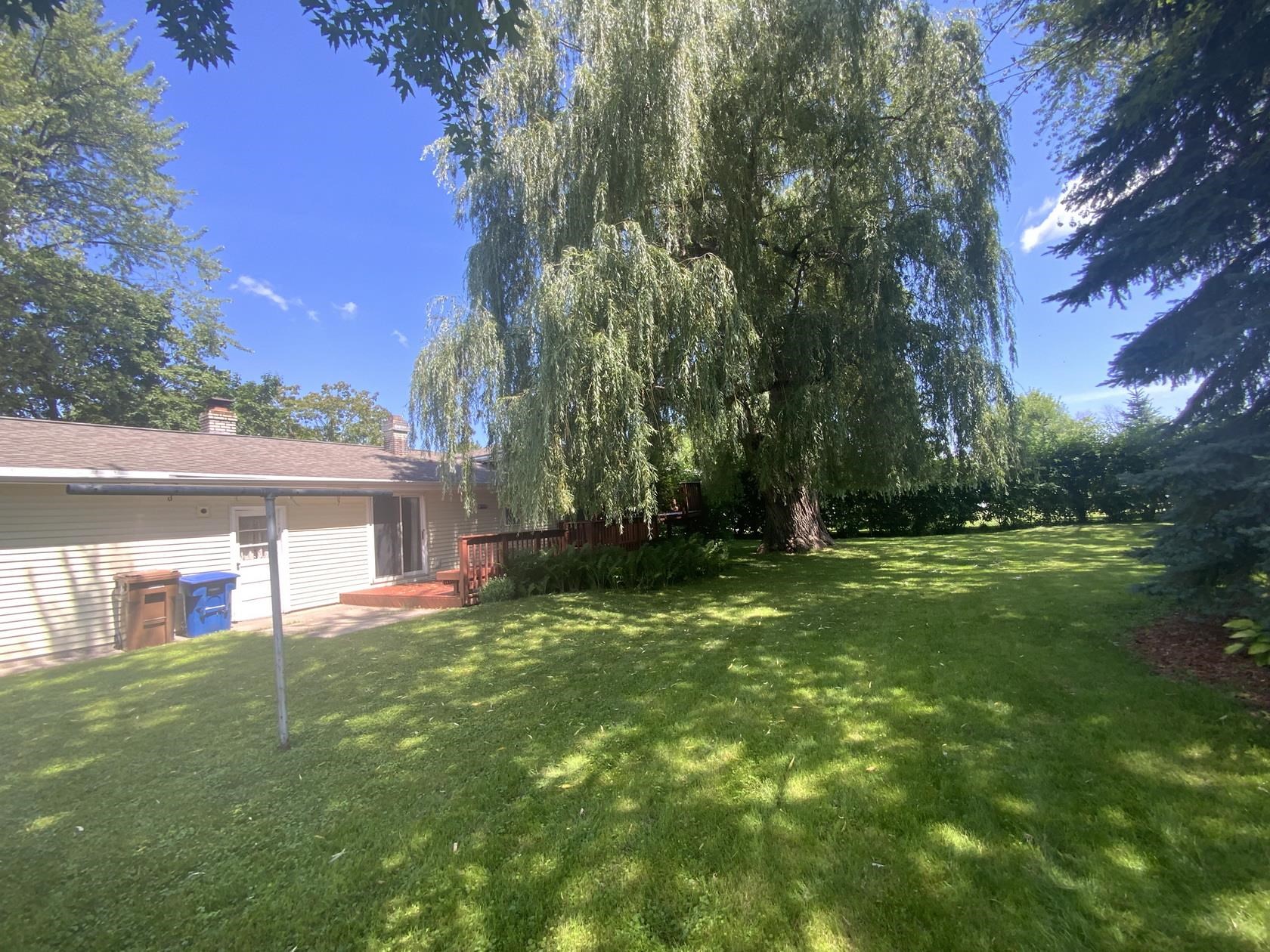 1129 Alva Street Menasha, WI 54952 - Photo 8 of 33