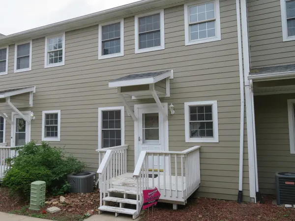 $235,000 | 2041 Lisbon Road, Unit B, Morris, IL 60450