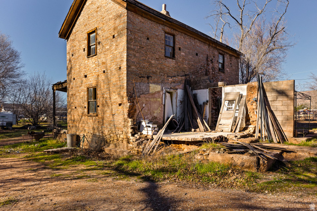 83 West 100 South Virgin, UT 84779 - Photo 12 of 35 View of side of property with brick siding
