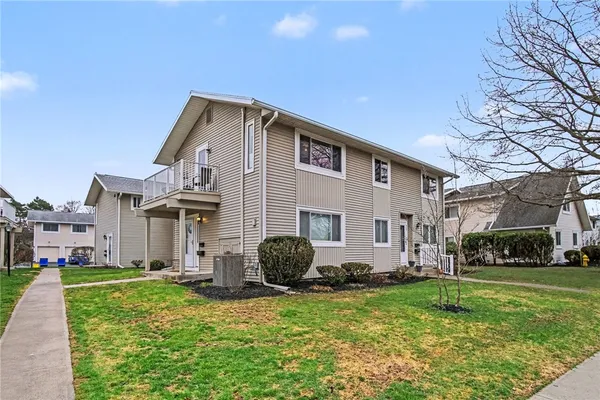 $179,900 | 521 Eastbrooke Lane, Brighton, NY 14618