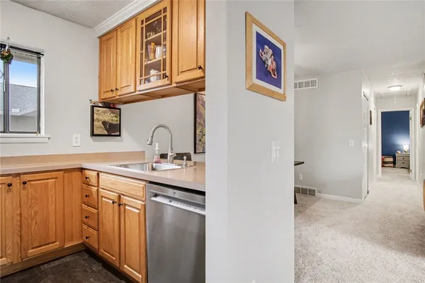 $179,900 | 521 Eastbrooke Lane, Brighton, NY 14618
