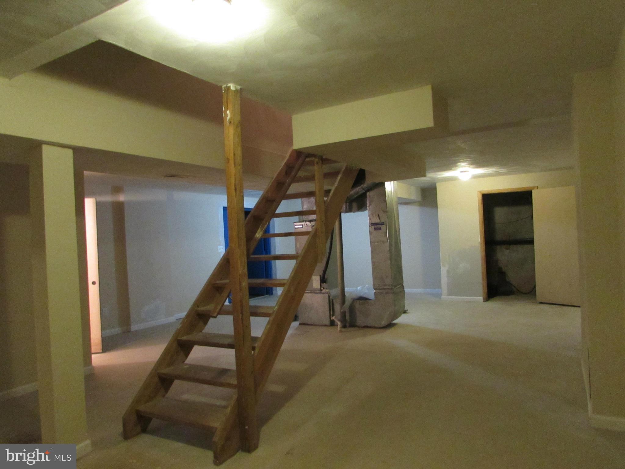 6355 Davis Road Mount Airy, MD 21771 - Photo 13 of 26 Interior (General)