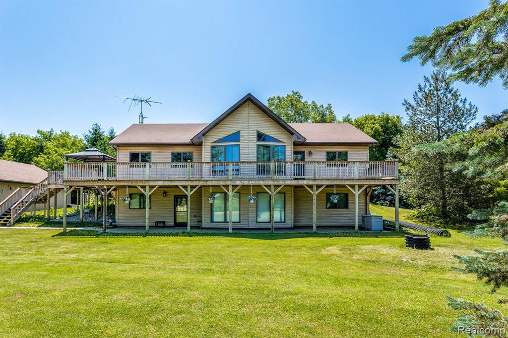 8614 Kilgore Road Avoca, MI 48006 - Photo 1 of 44