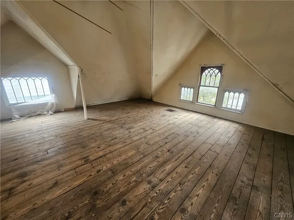 $2,300 | 1330 Midland Avenue, Syracuse, NY 13205