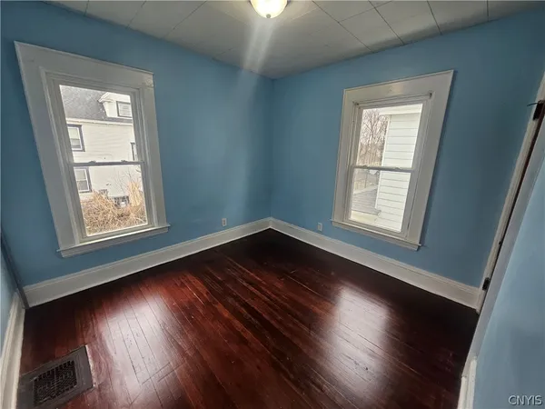 $2,300 | 1330 Midland Avenue, Syracuse, NY 13205