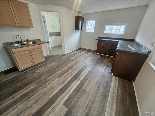 $2,300 | 1330 Midland Avenue, Syracuse, NY 13205