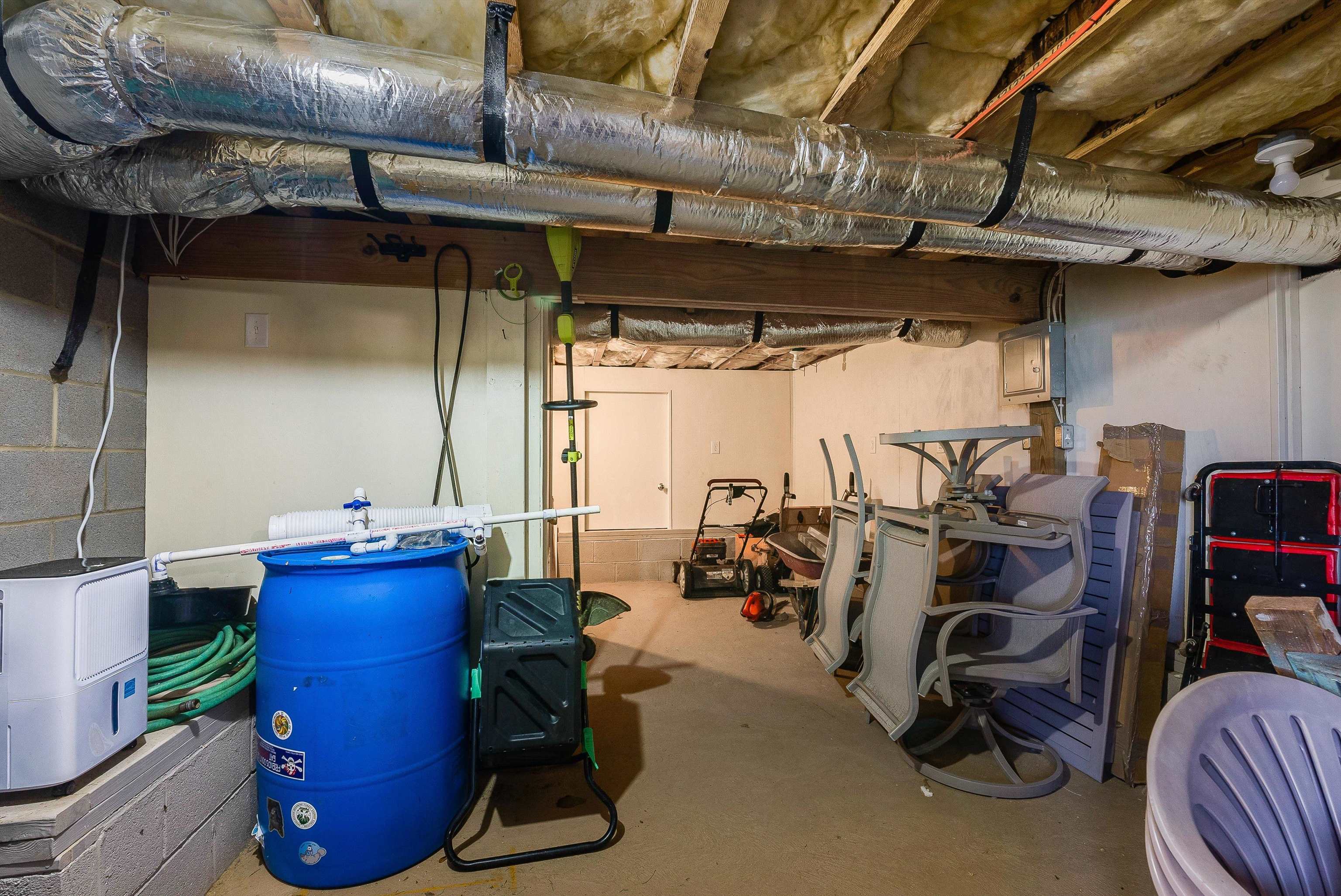 425 South Jackson Avenue Waynesboro, VA 22980 - Photo 39 of 47 a view of a room with gym equipment