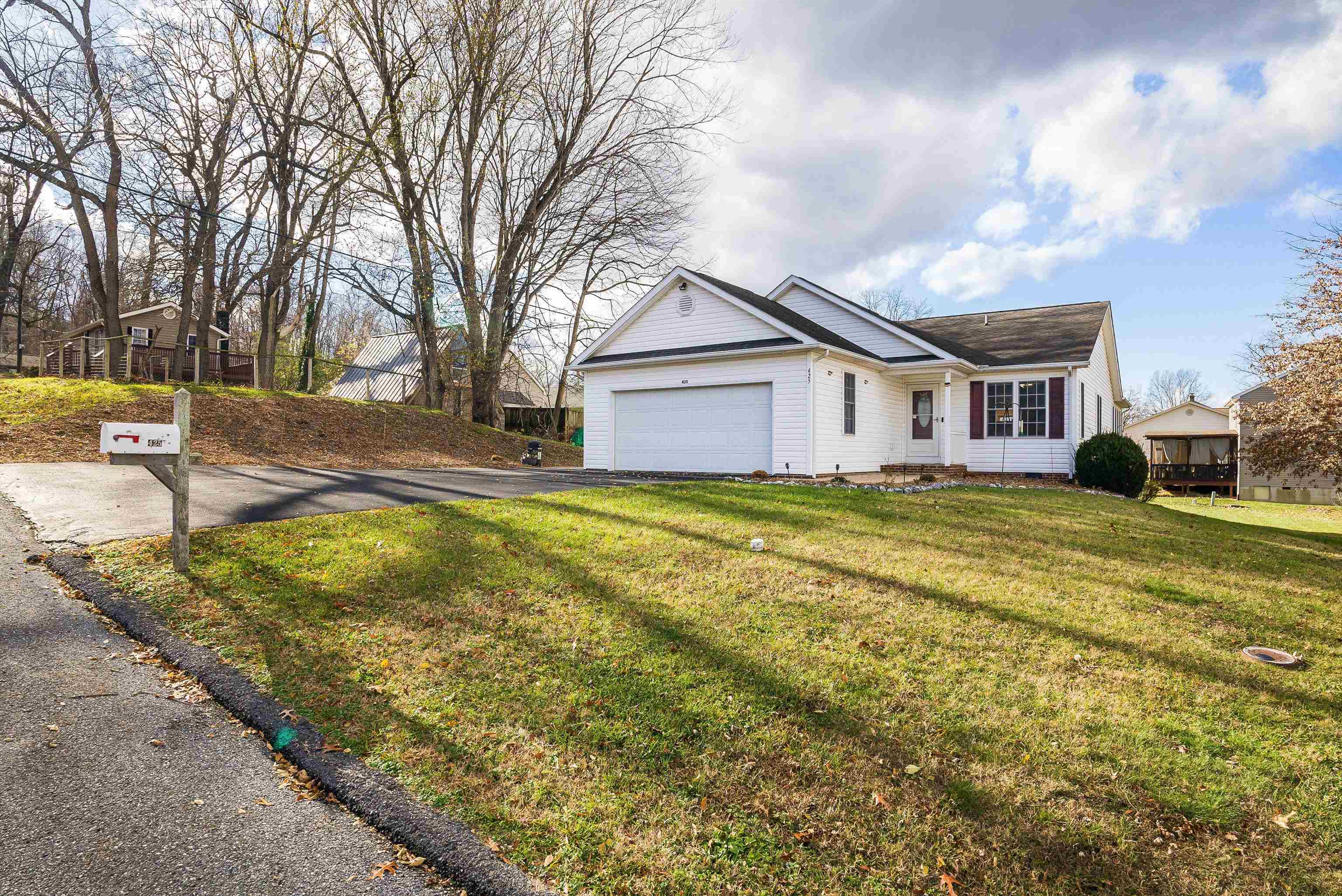 425 South Jackson Avenue Waynesboro, VA 22980 - Photo 4 of 47 a house view with swimming pool in front of it