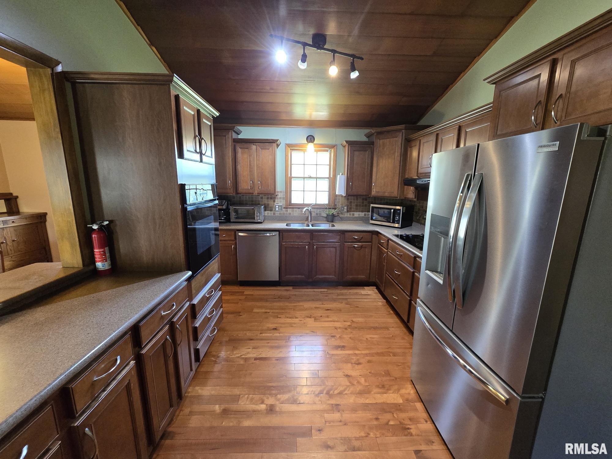 2620 Midlan Drive Quincy, IL 62301 - Photo 16 of 34