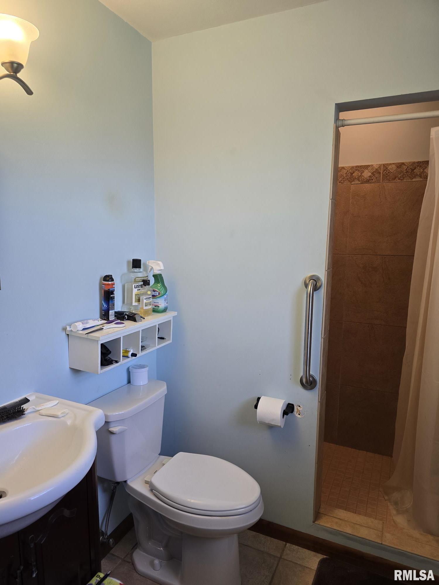 2620 Midlan Drive Quincy, IL 62301 - Photo 27 of 34