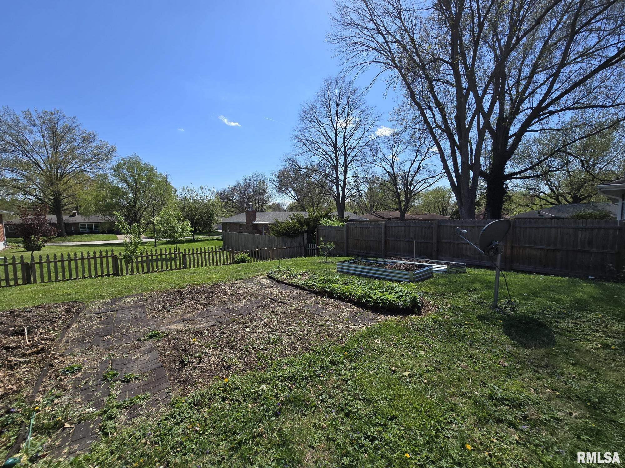 2620 Midlan Drive Quincy, IL 62301 - Photo 28 of 34