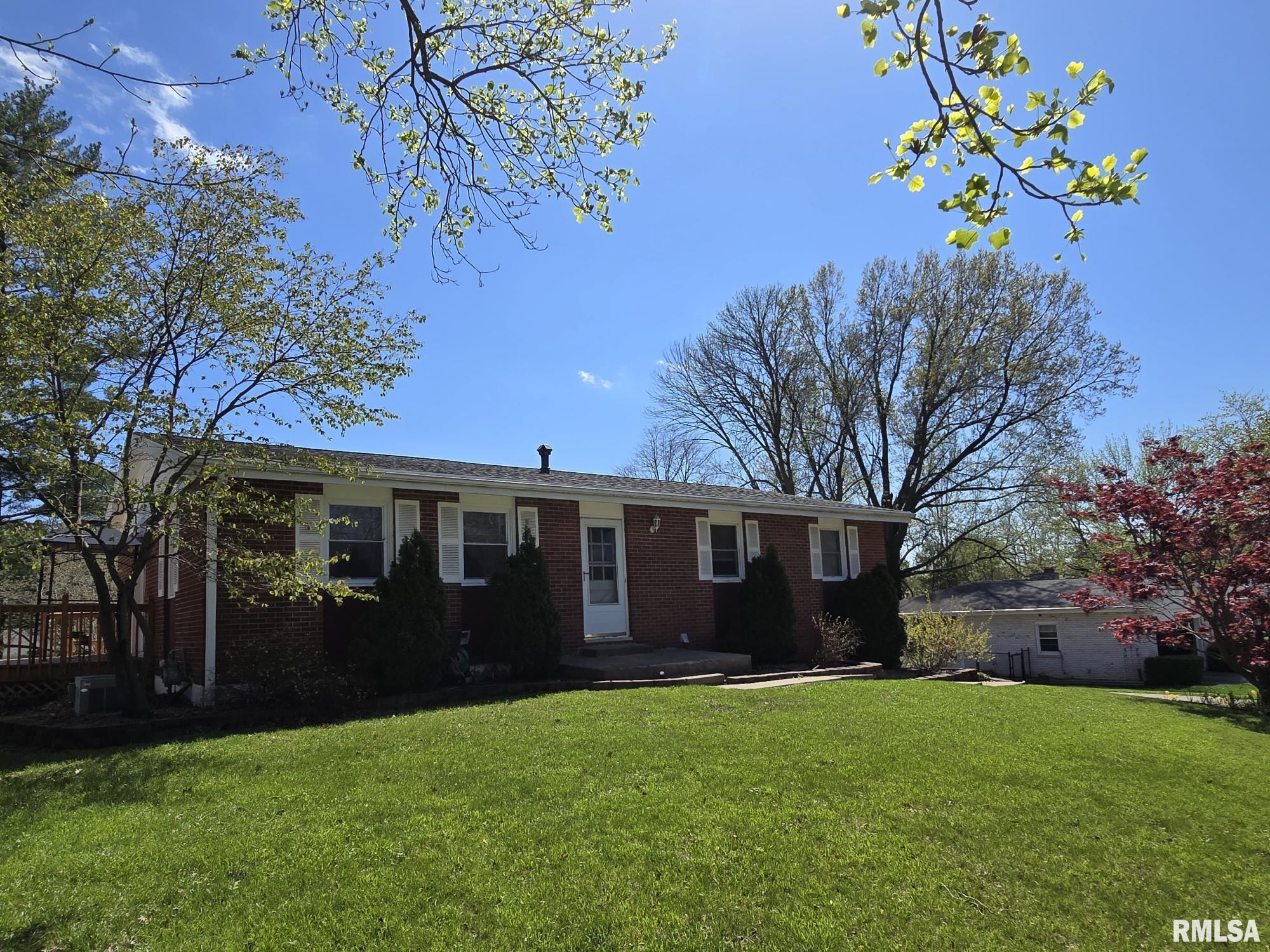 2620 Midlan Drive Quincy, IL 62301 - Photo 3 of 34