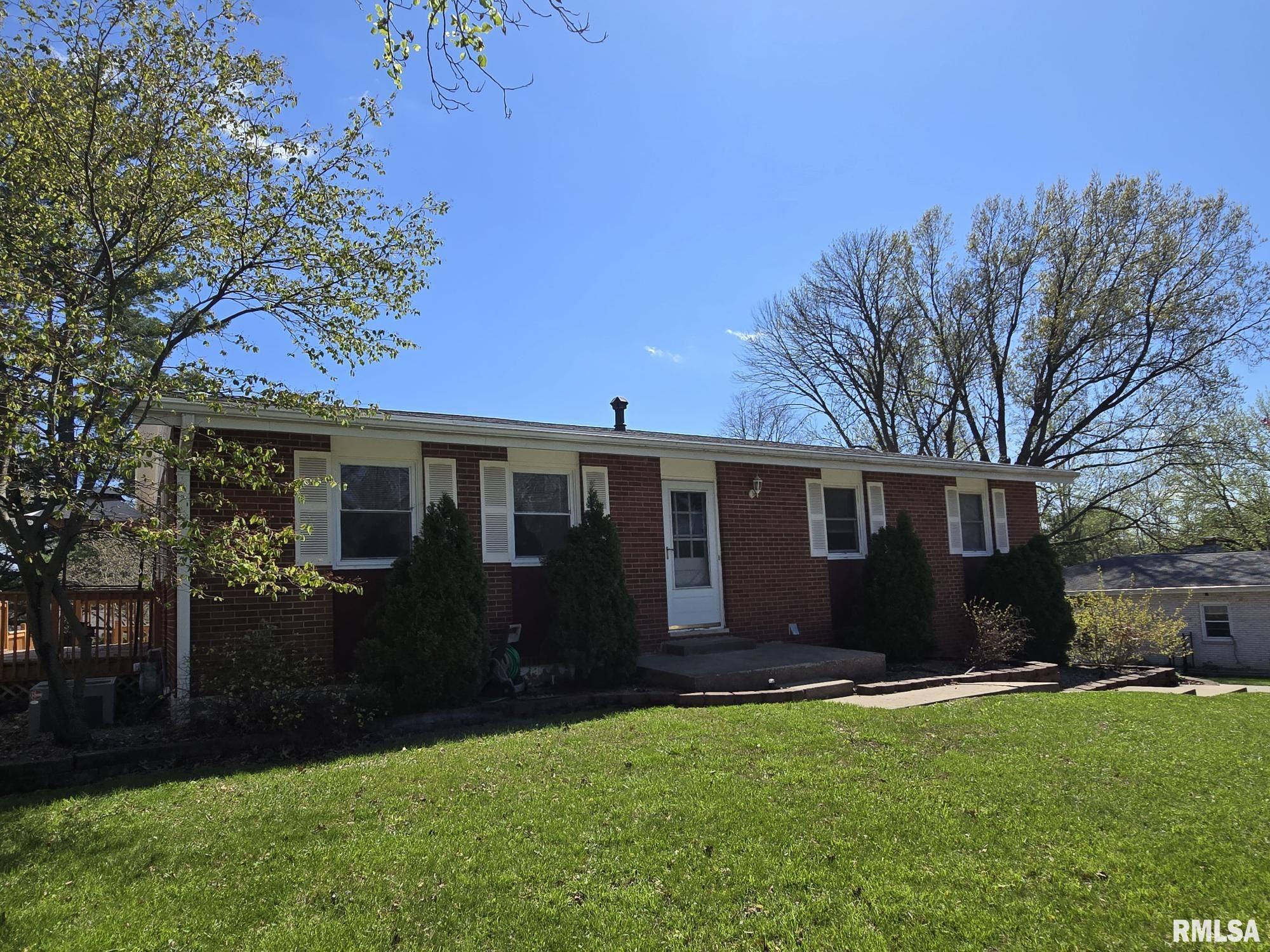 2620 Midlan Drive Quincy, IL 62301 - Photo 4 of 34