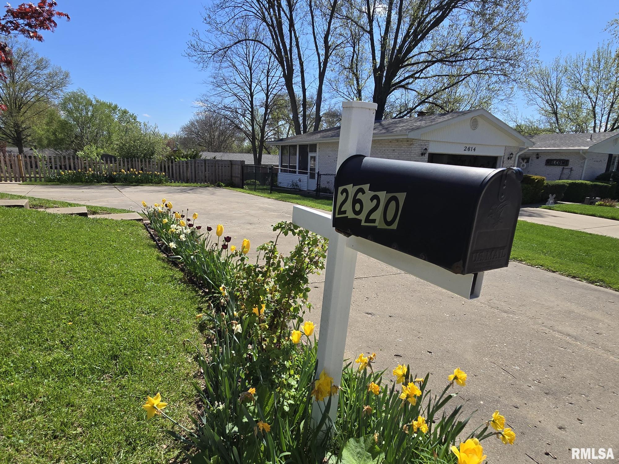 2620 Midlan Drive Quincy, IL 62301 - Photo 5 of 34