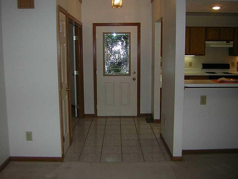 3127 Lakeview Court, Unit 3127 Springfield, OH 45503 - Photo 5 of 25