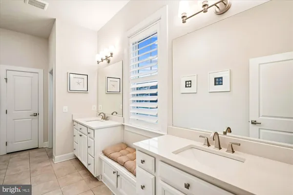 $825,000 | 33172 Ponte Vecchio Plaza, Ocean View, DE 19970