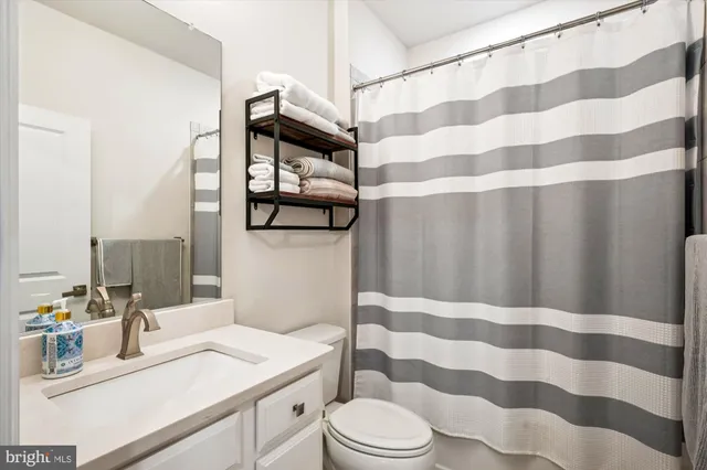 $850,000 | 33172 Ponte Vecchio Plaza, Ocean View, DE 19970