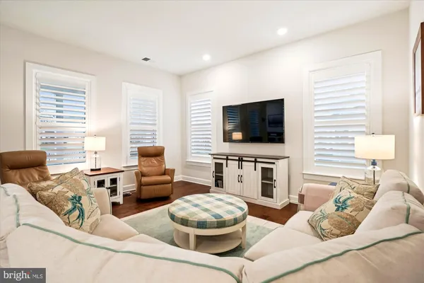 $825,000 | 33172 Ponte Vecchio Plaza, Ocean View, DE 19970