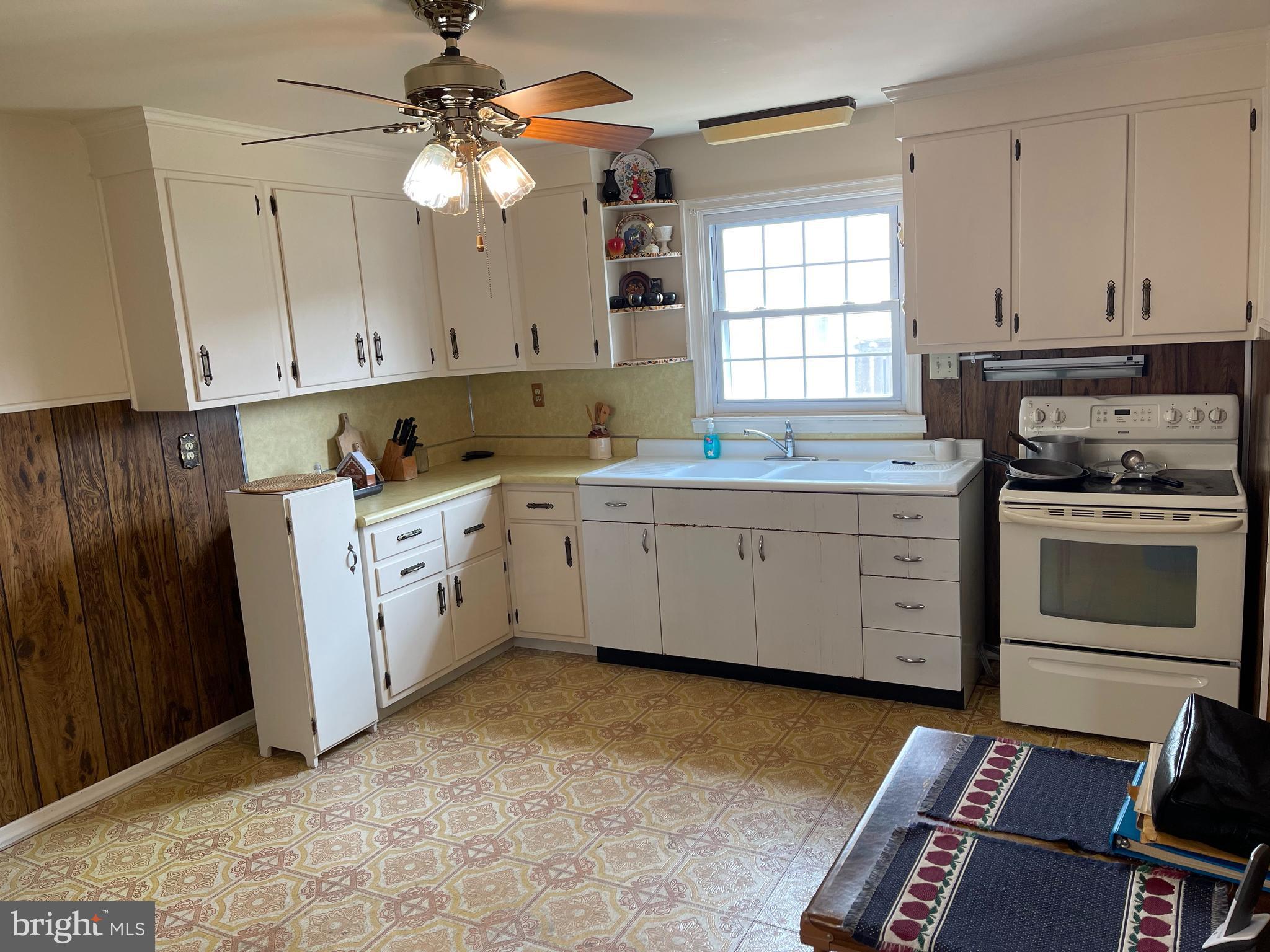 2316 Spring Street Reading, PA 19609 - Photo 9 of 21 Kitchen